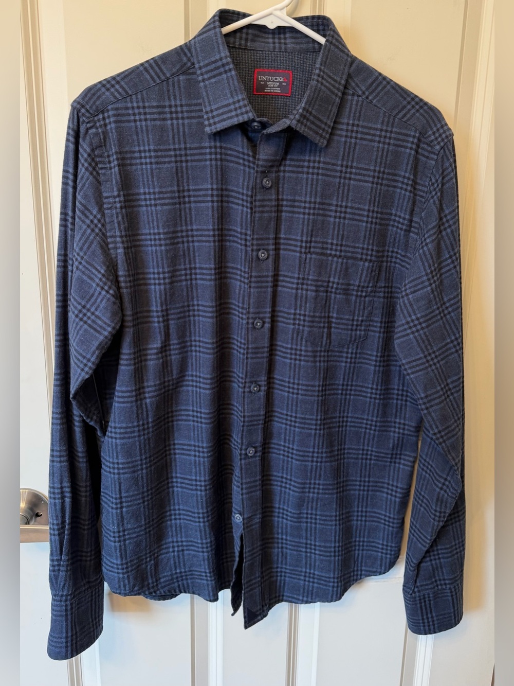 UNTUCKit 100% Cotton Lightweight Flannel Plaid Dress Shirt, Blue, Medium